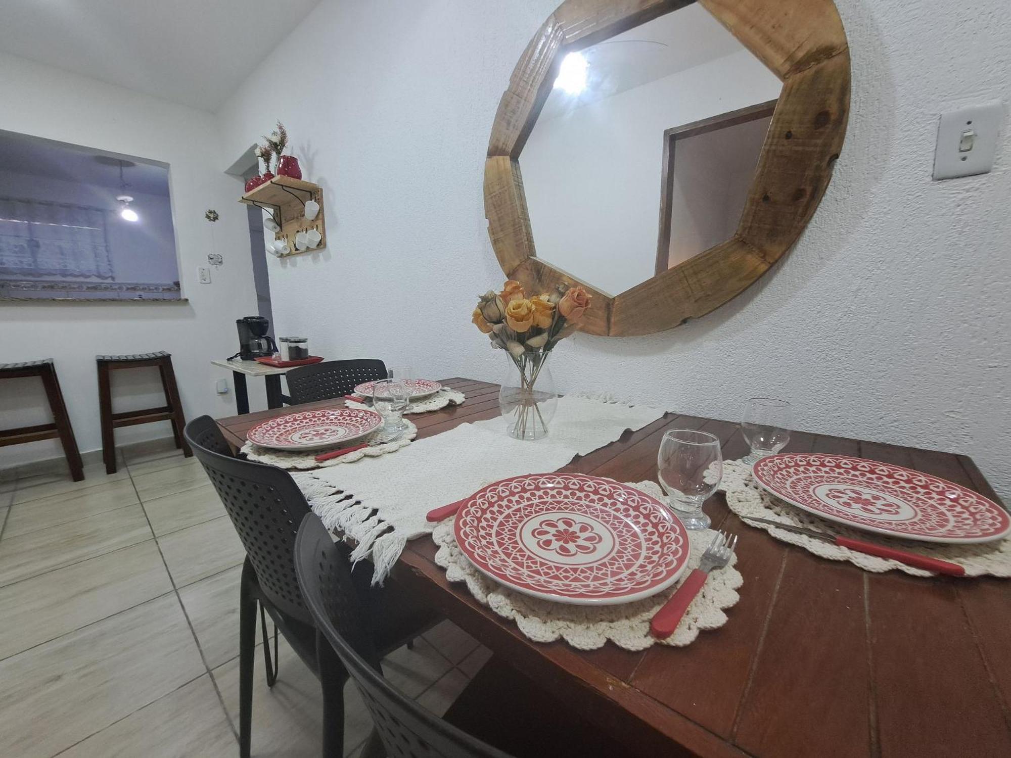 Casa 2qts Vaga Centro 5 Min *