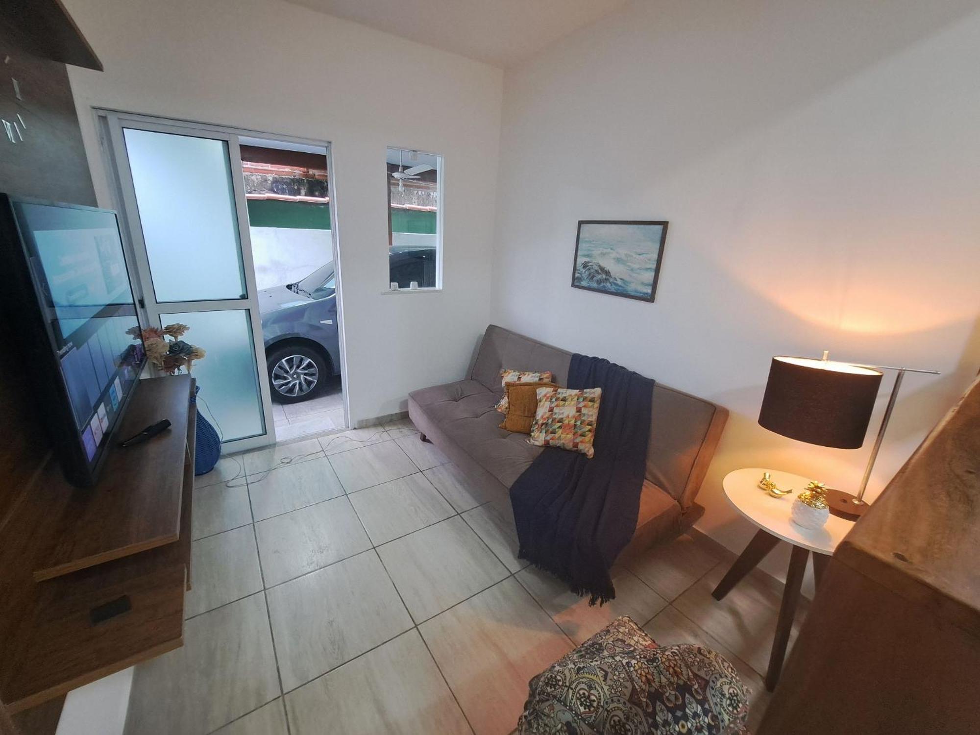 Casa 2qts Vaga Centro 5 Min *